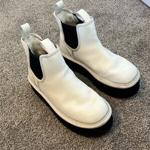 UGG White Neumal Shearling Chelsea Platform Size 9